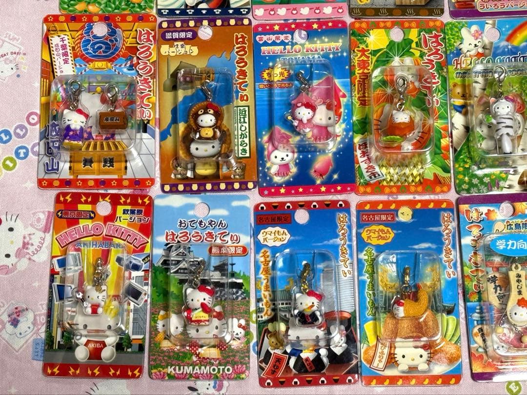 ハローキティ　ご当地限定　ファスナーマスコット　50個　まとめ売り