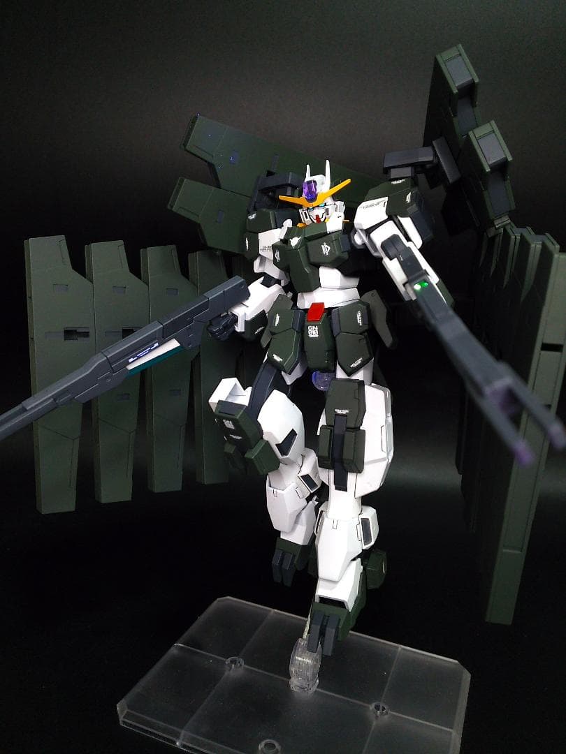 HG ガンダムサバーニャ 最終決戦仕様 ＆ ガンダムハルート 最終決戦仕様