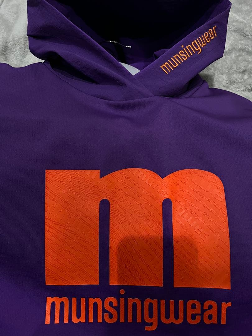 新品munsingwear パープル フード付きパーカーL L