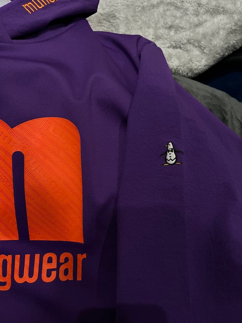新品munsingwear パープル フード付きパーカーL L