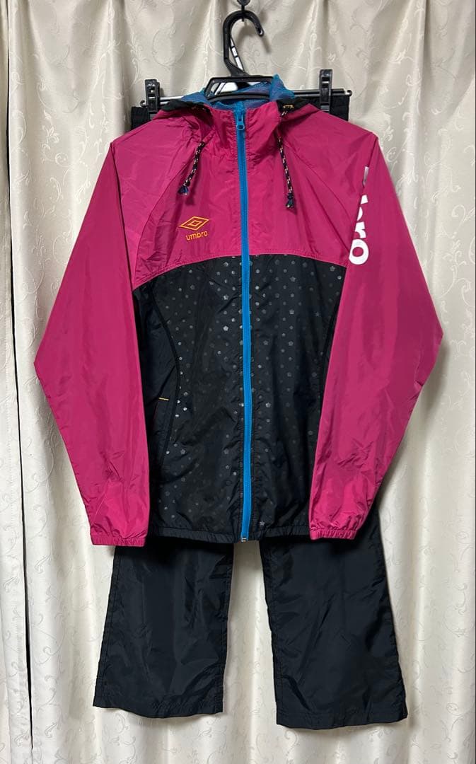 美品　umbro ウィンドブレーカー ピンク/ブラック　上下セット