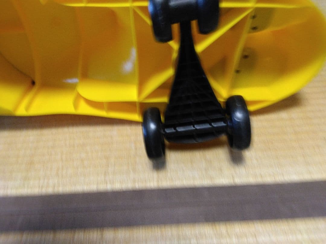 三輪車 黄色