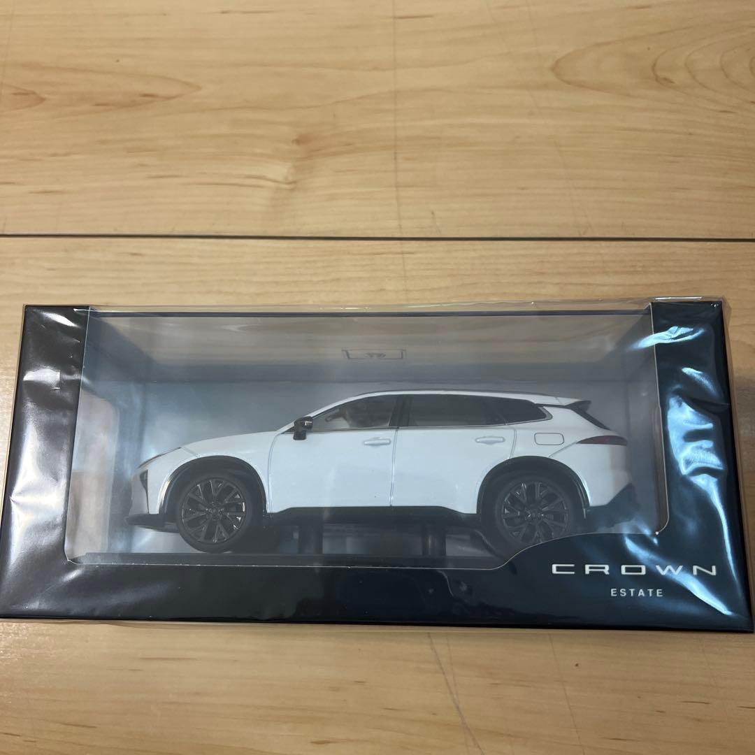 トヨタ CROWN ESTATE ホワイト ミニカー