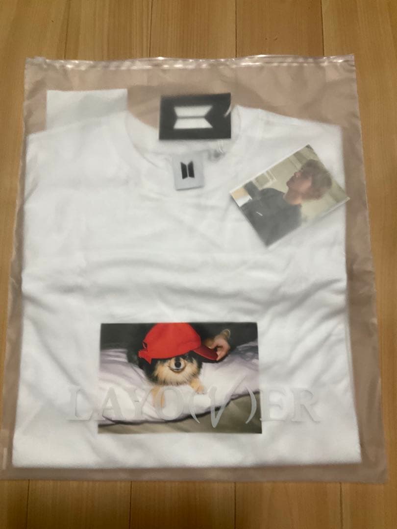 【新品・公式】BTS V LAYOVER ヨンタン Tシャツ M トレカつき