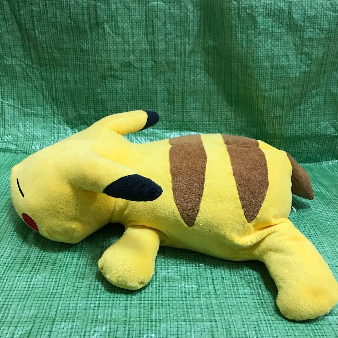 おっきくなった　くたくたピカチュウ　ぬいぐるみ　クッション　TOMY ポケモン