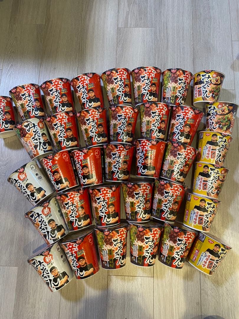 みそきん濃厚味噌ラーメン カップラーメン 日清食品　35個セット