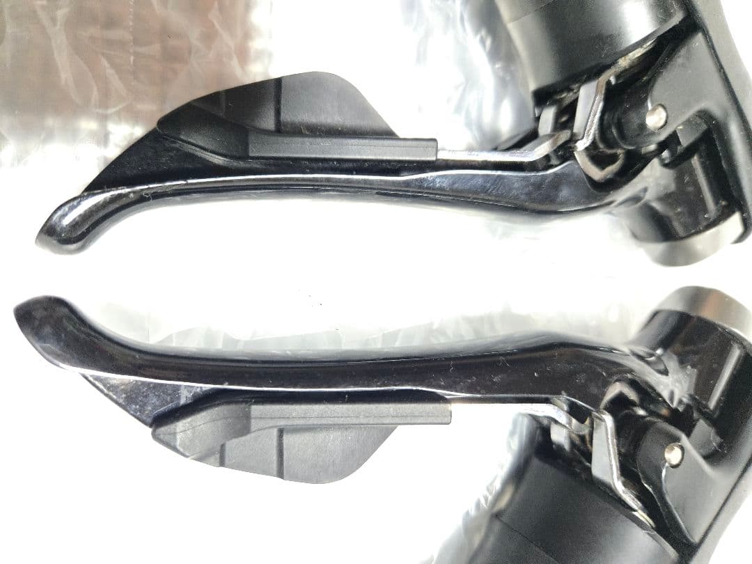 ほぼ新品シマノ Shimano 105 ST-5800 STIレバー 2x11s
