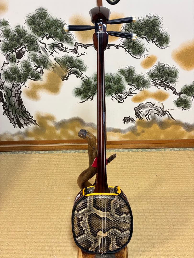 沖縄三線！黒木！上質黒檀！真壁型 ！本蛇皮　本張り【一枚張り】