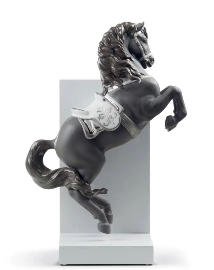 【LLADRO】馬の陶磁器『跳躍』黒シルバー