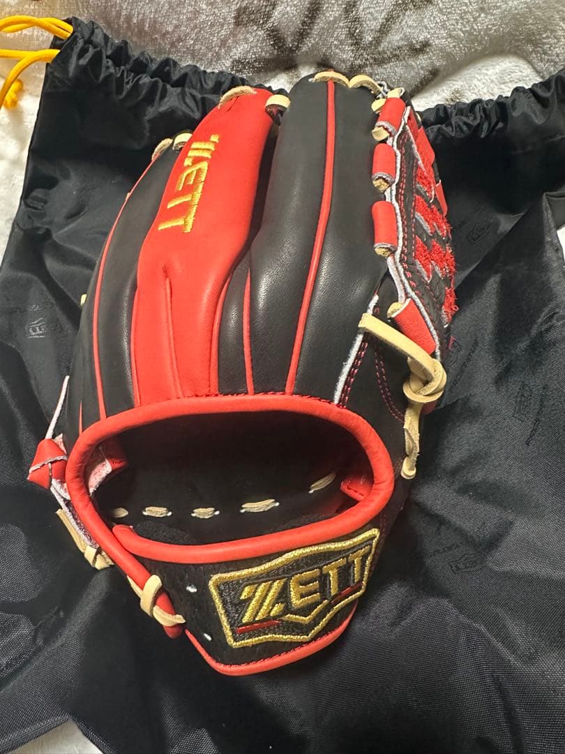 ZETT プロステイタス　 軟式グローブ 黒赤 チェック模様