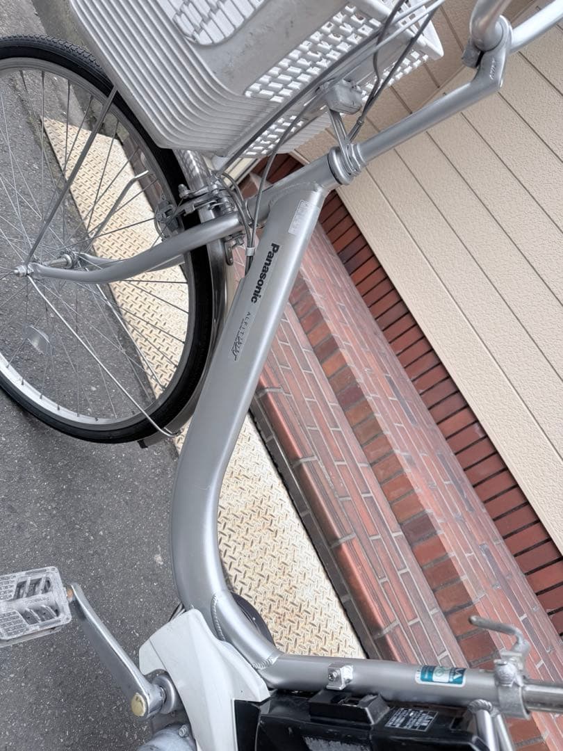 大阪府　パナソニック　シルバー 電動アシスト自転車 前バスケット付き