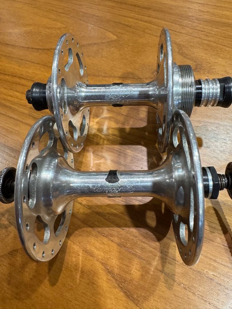 Campagnoloアルミ製ホール付きハブ クランク付き