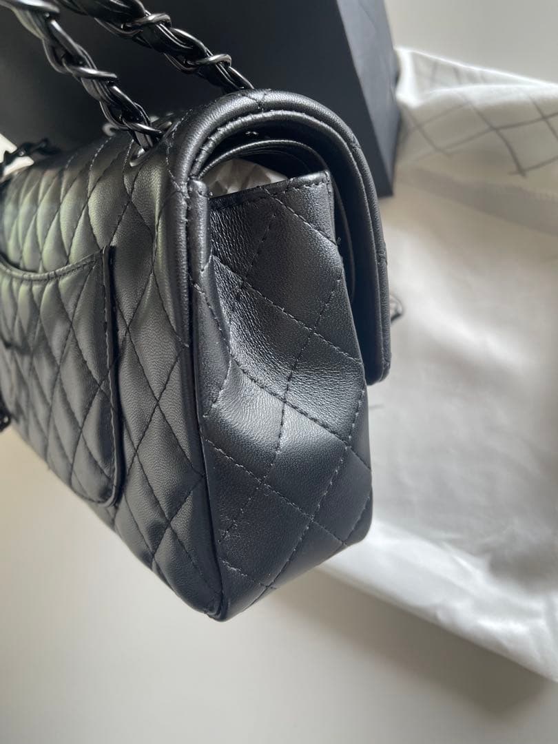 CHANEL ブラック キルティングバッグノベルティ