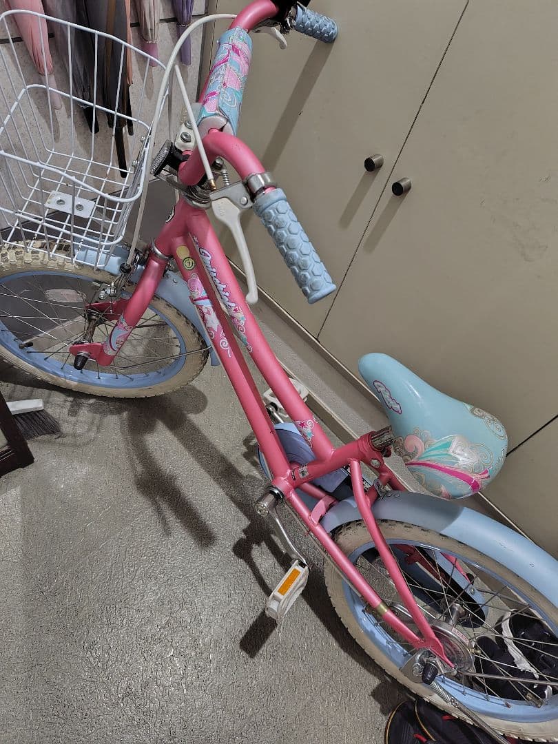18インチ？ピンクの幼児用自転車 前カゴ付き