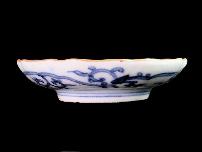 大聖寺伊万里　染錦　青海波に毘沙門亀甲紋　花の図　豆皿　E187AS-CIm