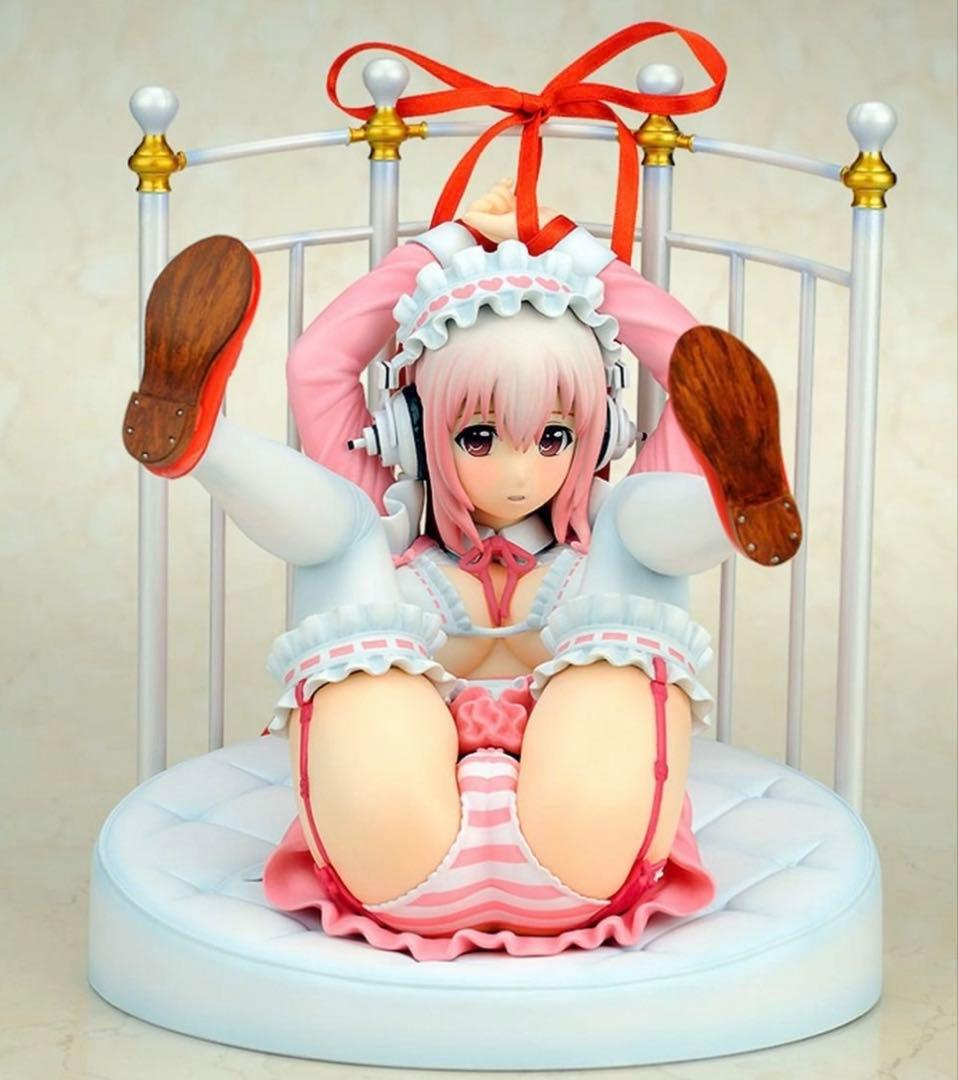 すーぱーそに子 Lolita made ベッド風台座付き
