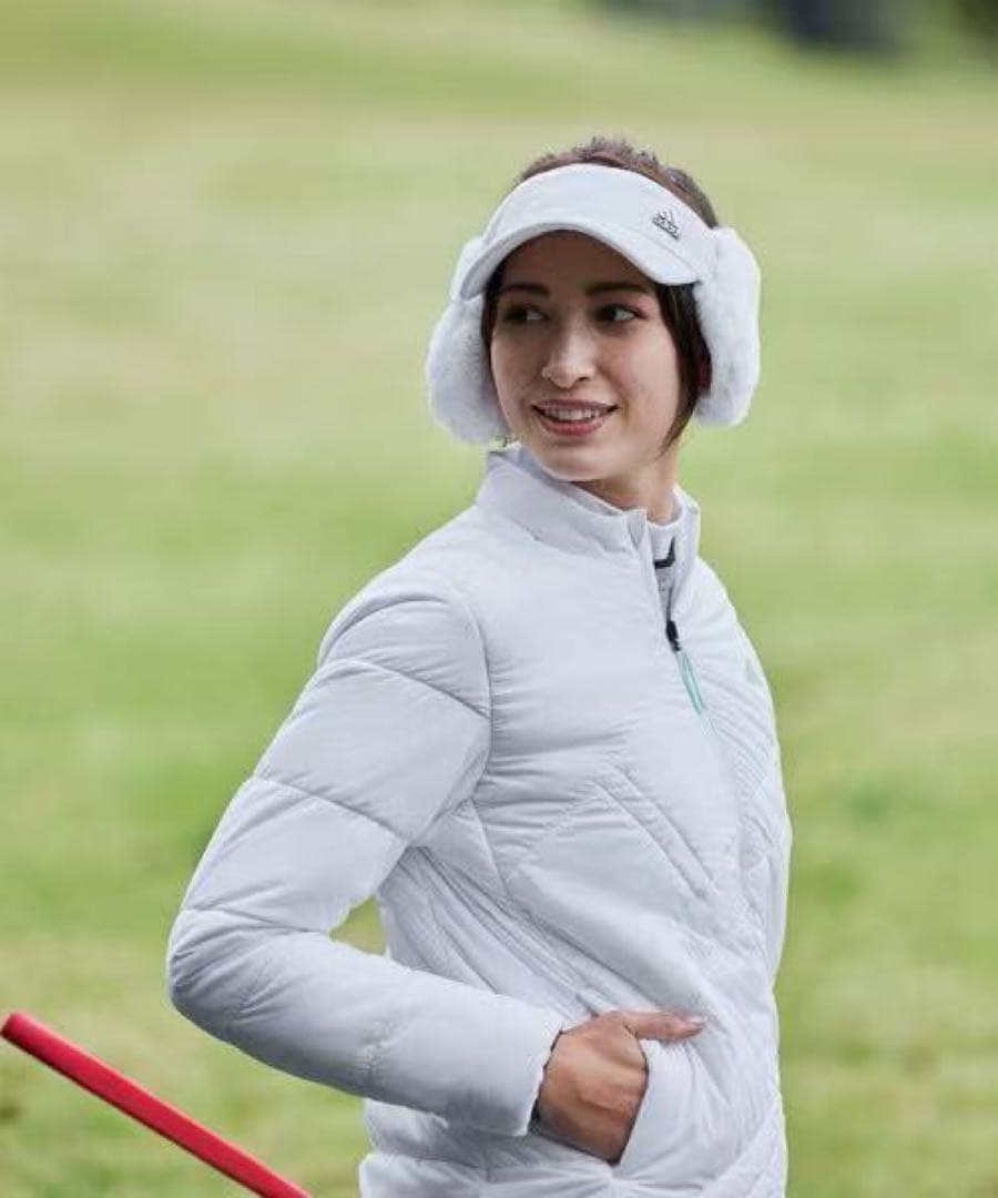 白Lサイズ早い者勝ち‼️ 新品　即日発送アディダスゴルフ女性中綿セットアップ