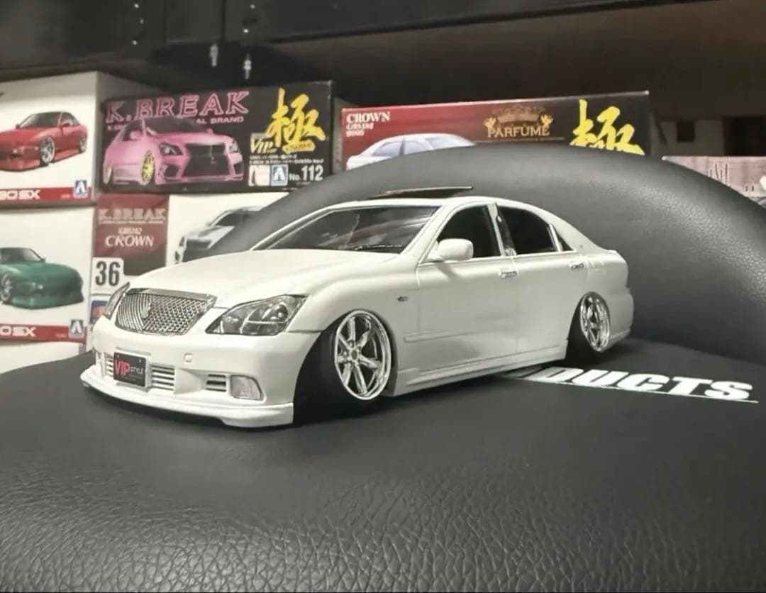 アオシマ GRS182 クラウン アスリート