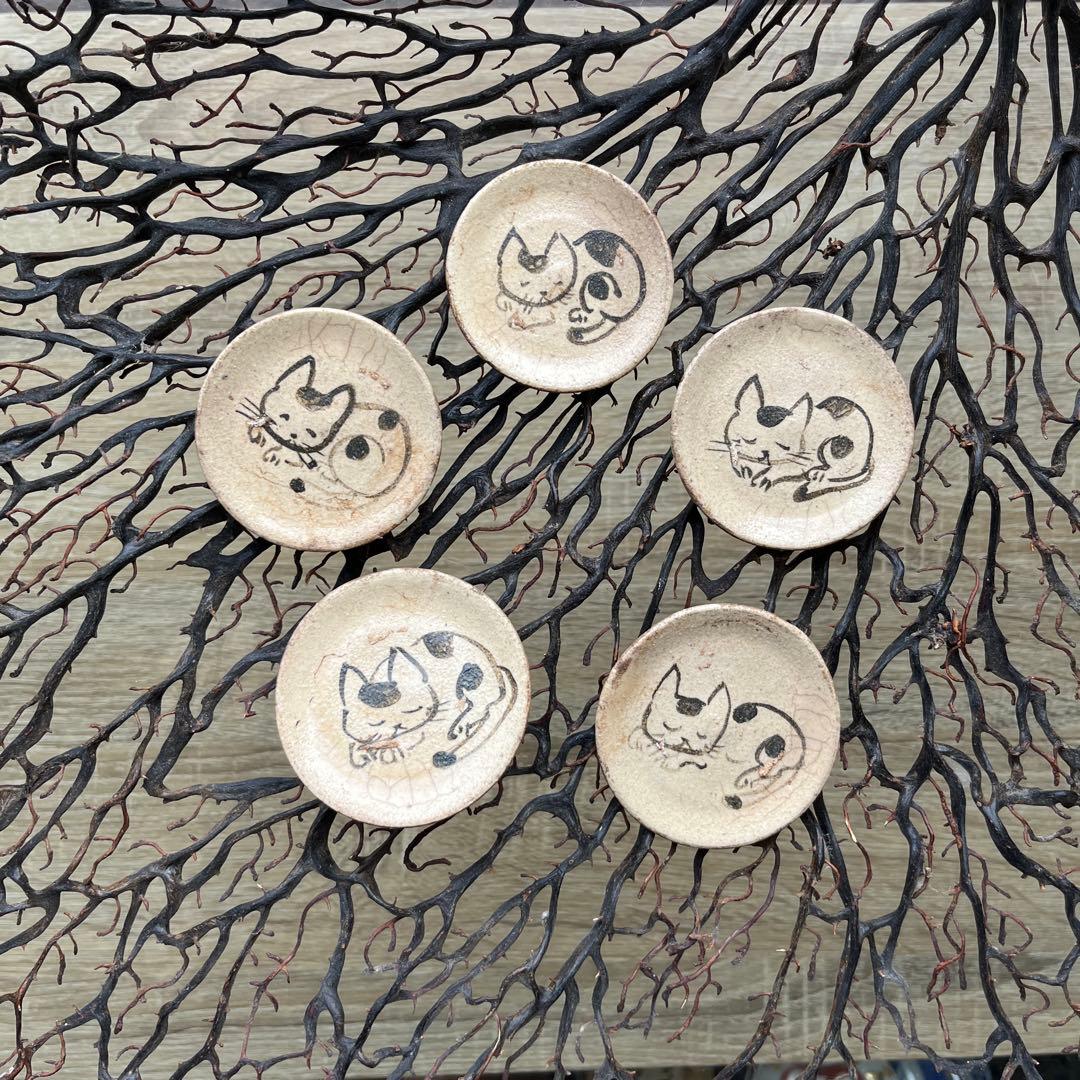 骨董　古陶　絵瀬戸　古瀬戸　希少　ブチ猫　眠り猫 図案　豆皿　手塩皿　小皿５客