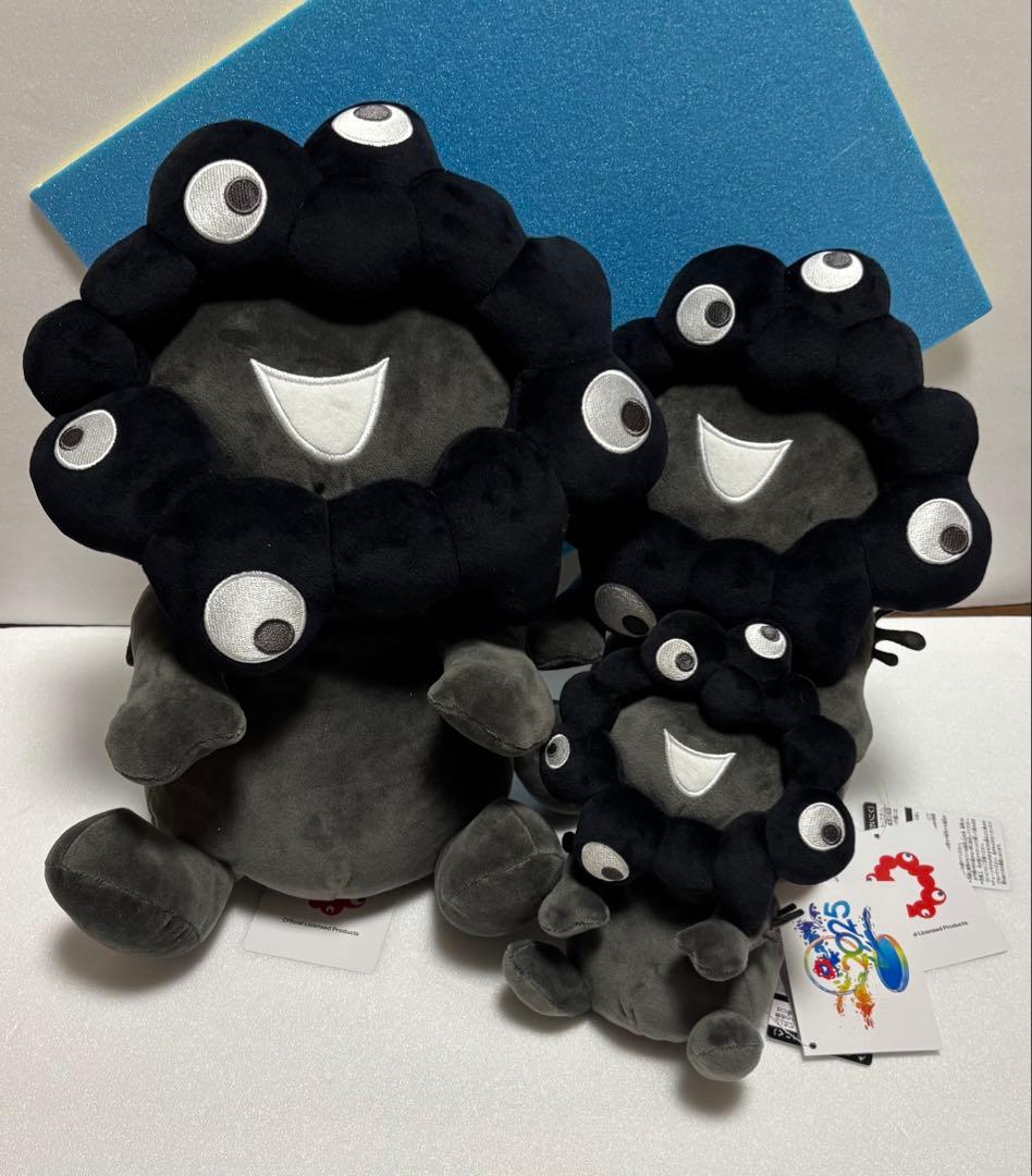 新品タグ付き　黒ミャクミャク　ぬいぐるみ　お手玉風ぬいぐるみ　L MＳサイズ