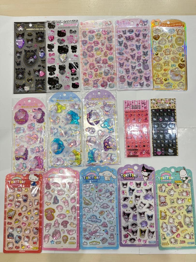【正規品】サンリオ　うるちゅる　シール15枚セット