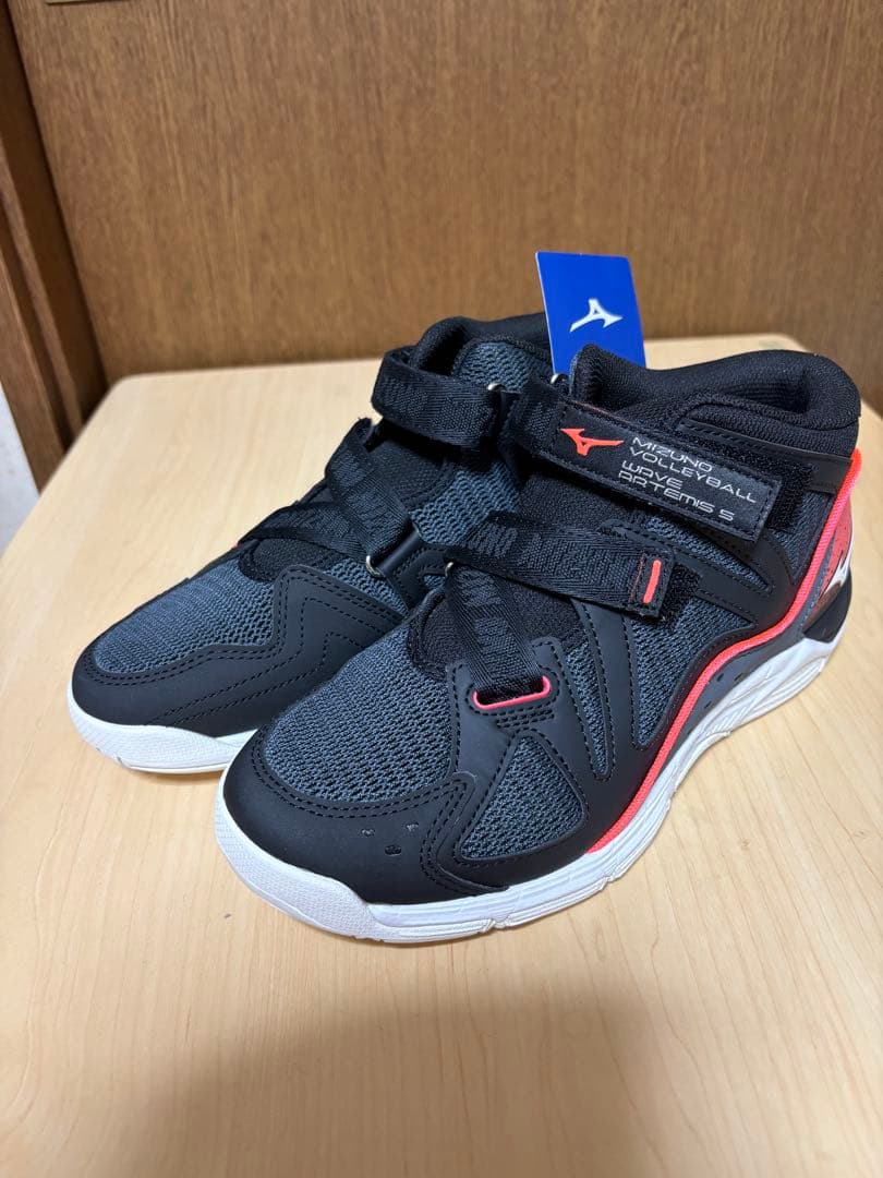 Mizuno バレーボールシューズ ミドルカット ブラック/レッド　24.5cm
