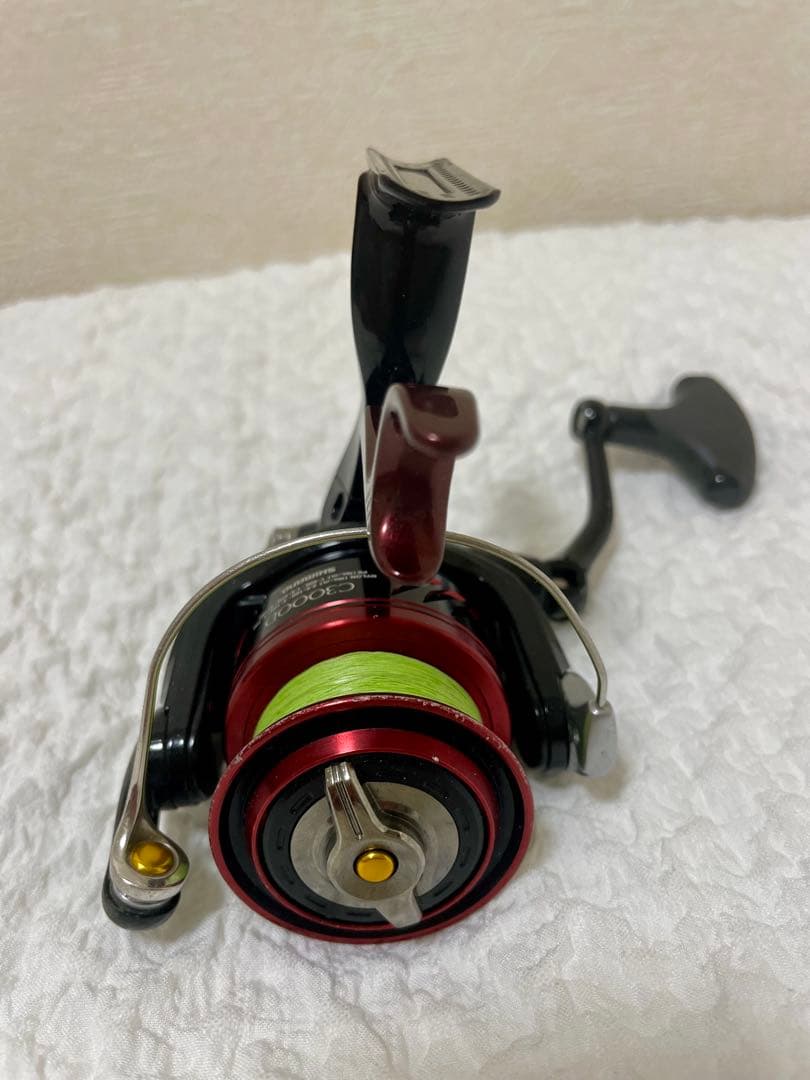 BB-X Larissa C3000DHG スピニングリール