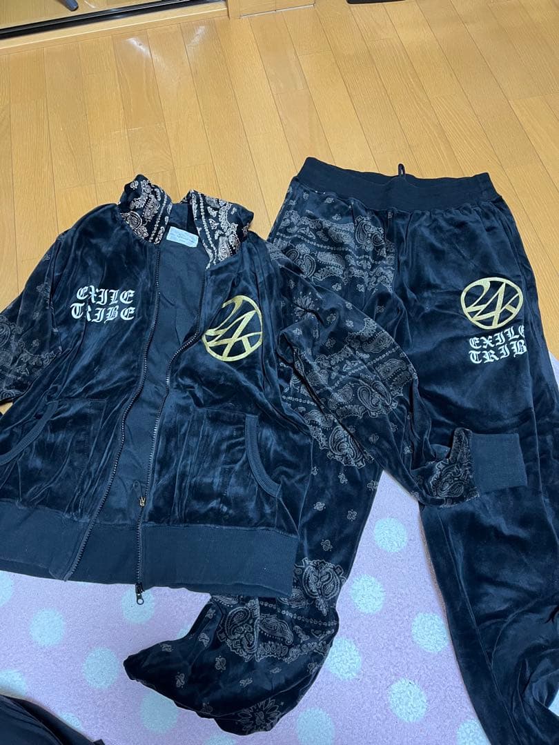 EXILE TRIBE ベルベットスウェットセット　Lサイズ