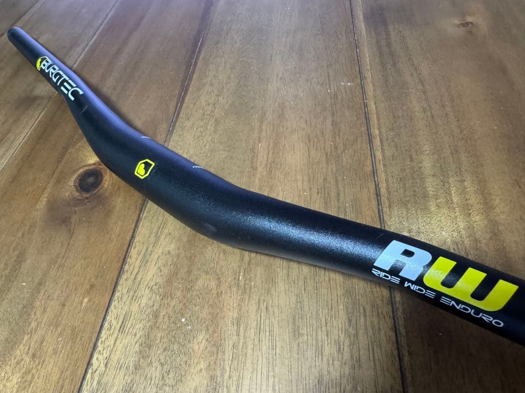 BURGTEC MTBハンドル 【全長/785mm】【RISE/22.5mm】