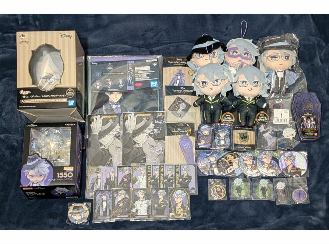 ツイステ〈アズール〉缶バッジ.カード類.ねんどろいどetcグッズセット