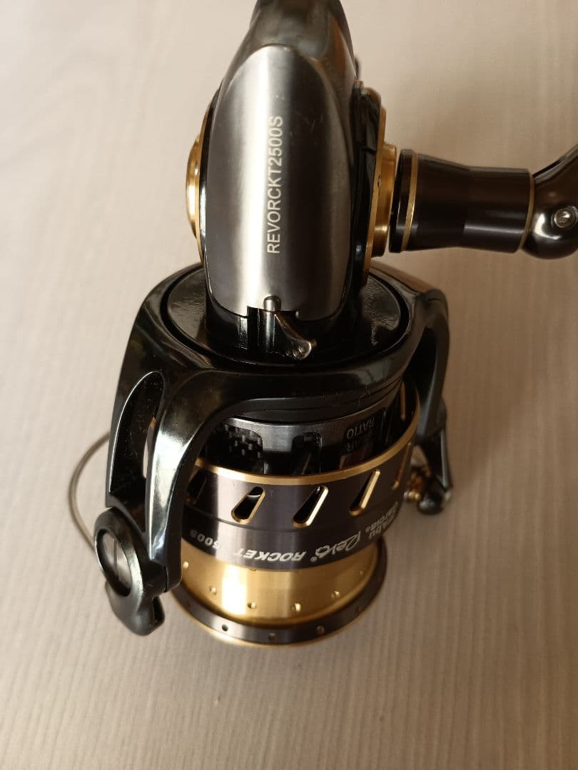 Abu Revo ROCKET2500Sプラス（Abu用ハンドル接続アダプター）