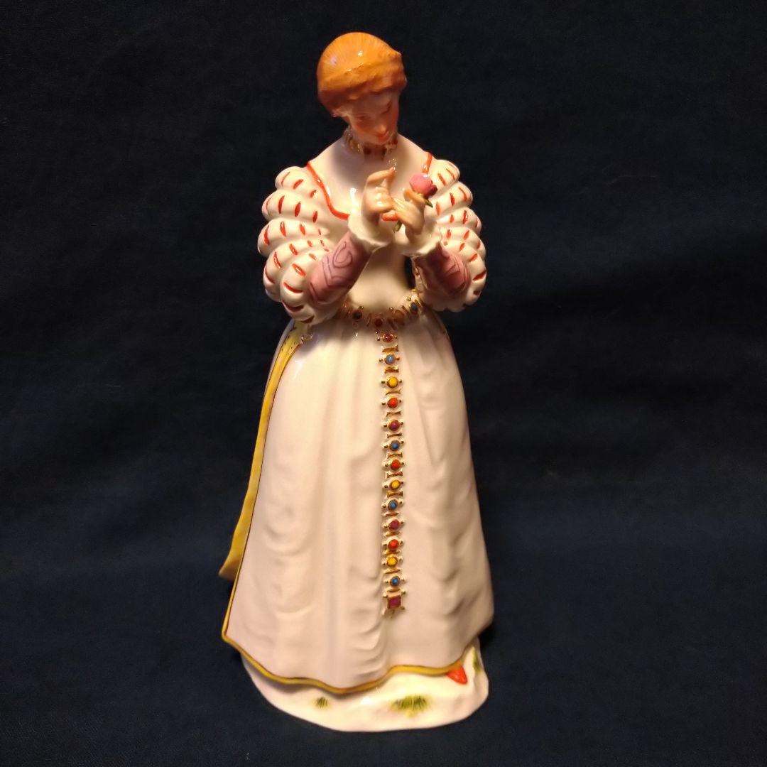 マイセン(Meissen)フィギュリン『薔薇を持つ女性』