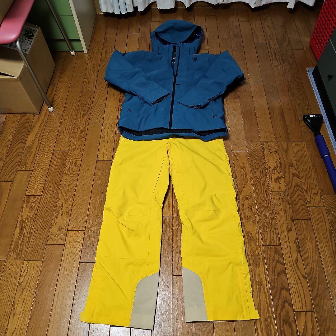 美品　ゴールドウイン　24-25モデル　スキーウエア　上下セット