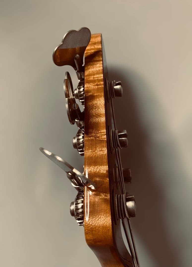 ベース MUSICMAN STINGRAY LIMITED EDITION 2012