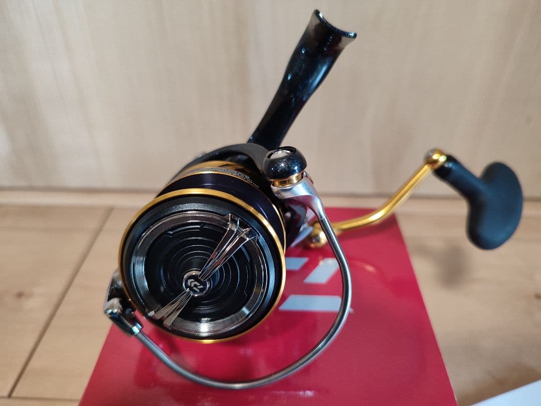 Daiwa LEGALIS LT 4000D-CXH リール サーフ シャアジギ