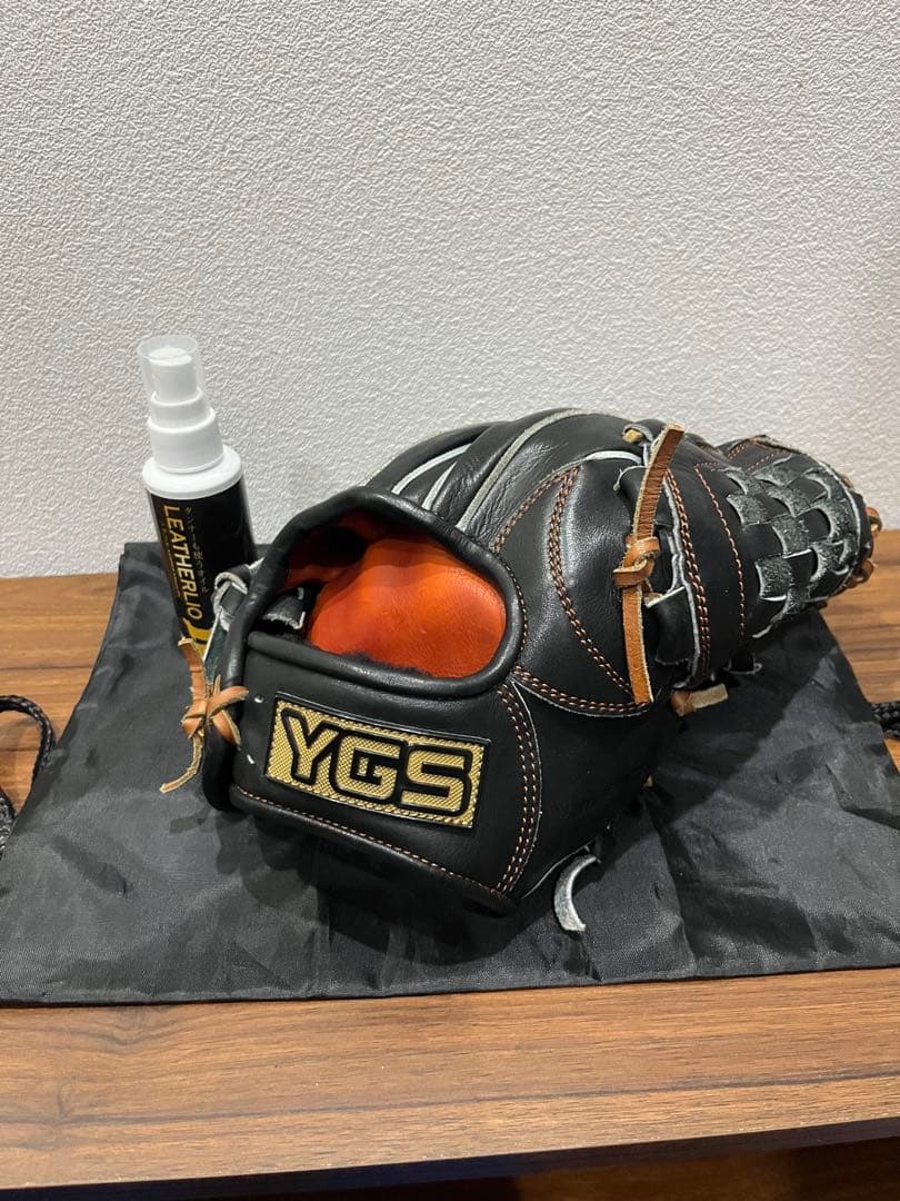 山本グラブスタジオ　硬式内野手用グローブ　664K型　レザリオ付き