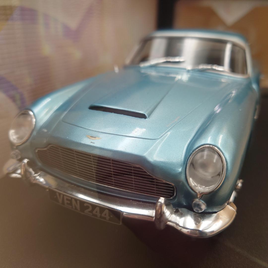 1/18 アストンマーティン DB5 1964 ブルー ソリド製ダイキャスト