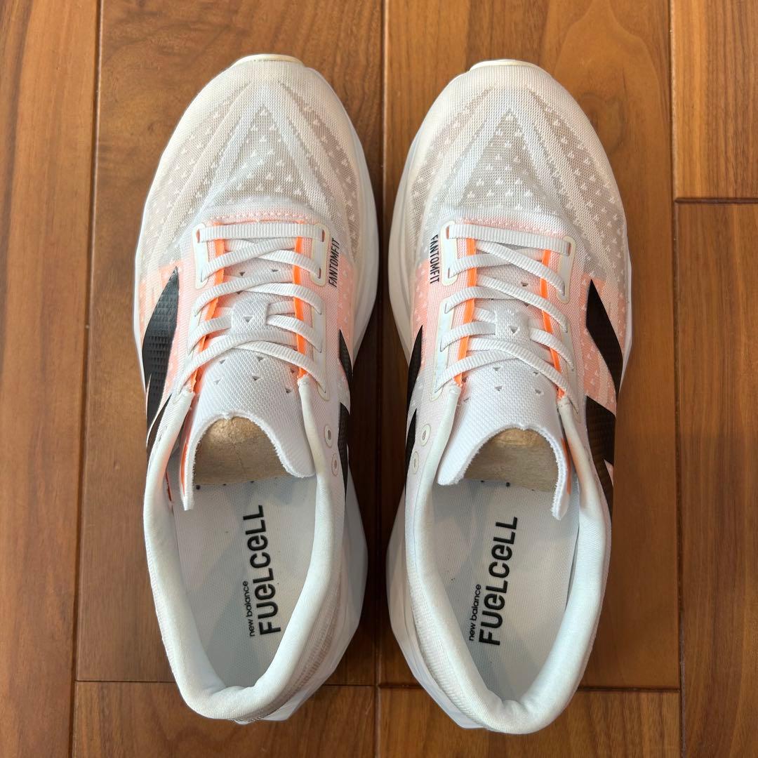 【美品】ニューバランス FuelCell Rebel v4 28.5cm