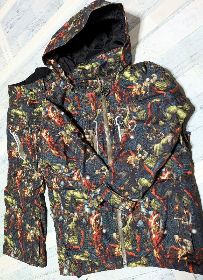 BURTON×MARVELコラボ スノーボードスノボースキーウェア　サイズ130