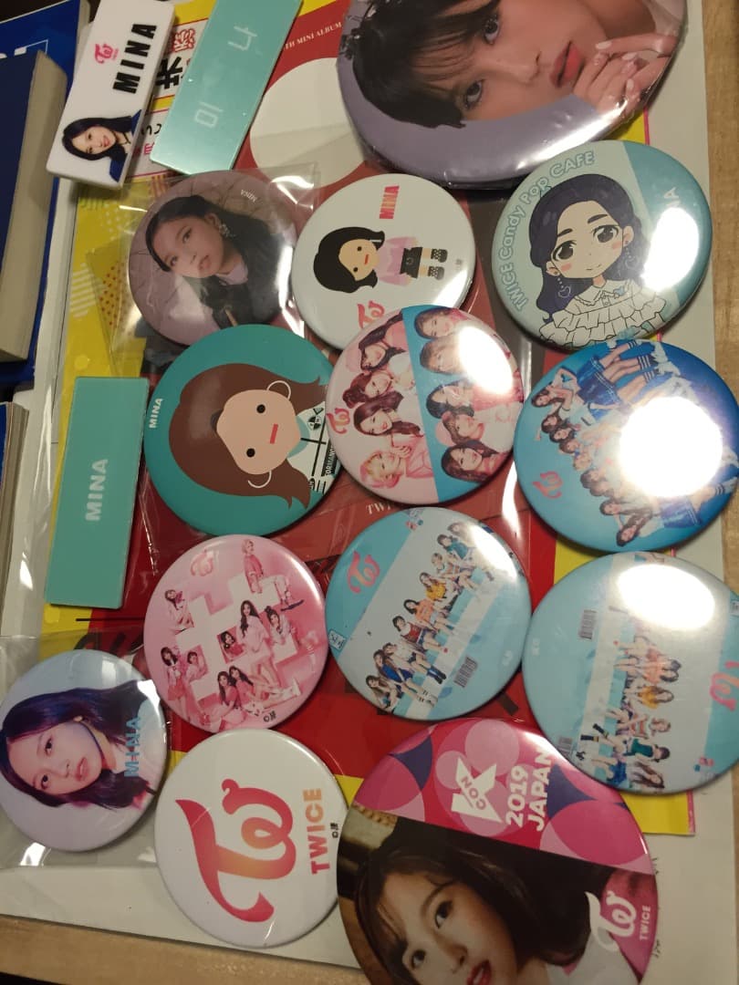 TWICE 缶バッジ