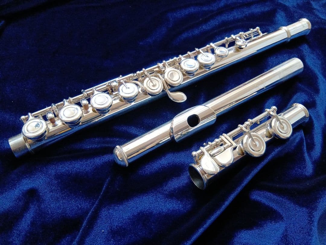 ♦美品♦現行モデル【頭部管銀製】ヤマハフルート YFL312