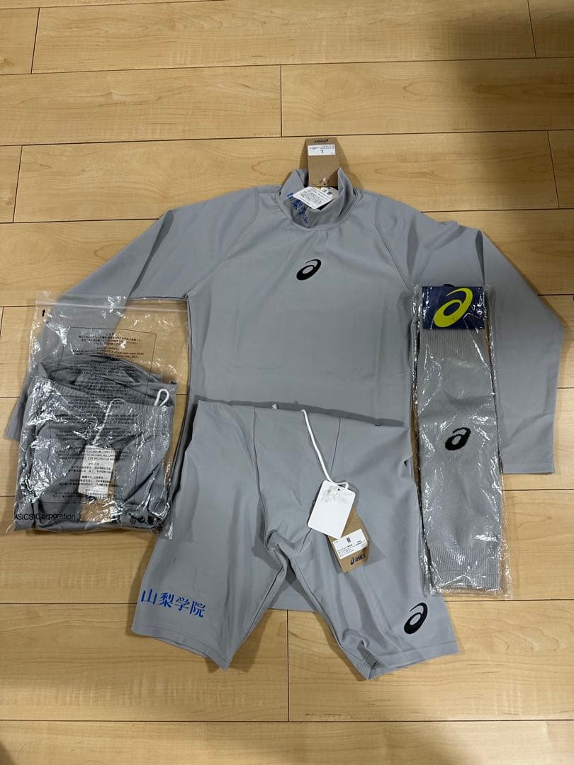 山梨学院サッカーインナー、スパッツ、ユニホームパンツ、ソックス４点セット