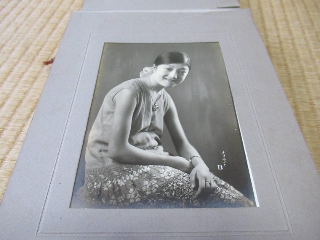非売品 大正時代◆「オリエンタルの印画紙」美人サンプル生写真30枚収納アルバム帖