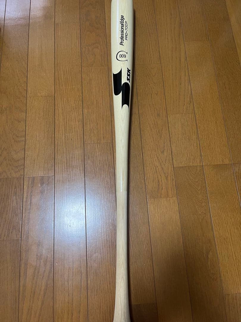 広島東洋カープの江藤智実使用バット