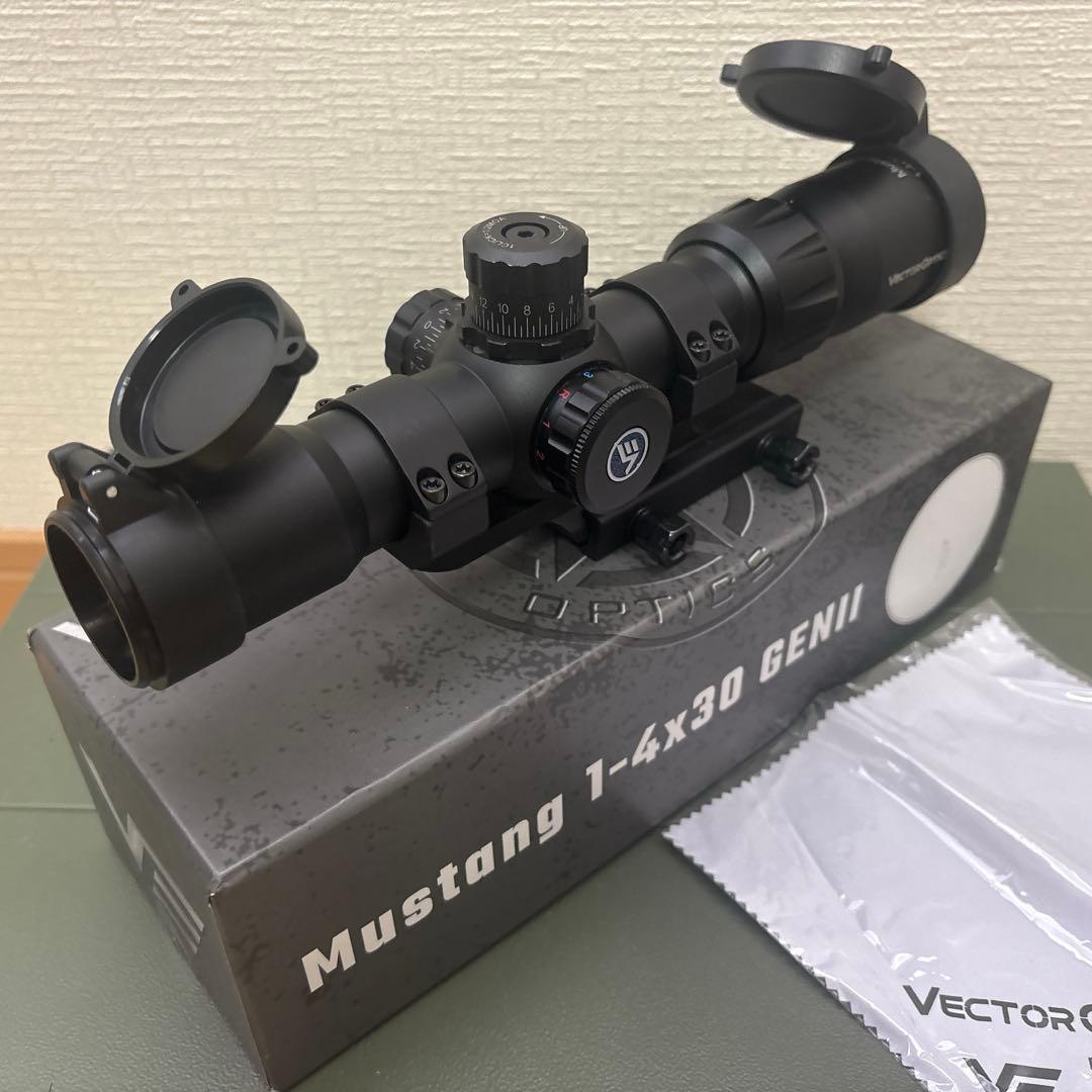 ベクターオプティクス　マスタング　1-4×30 中古美品