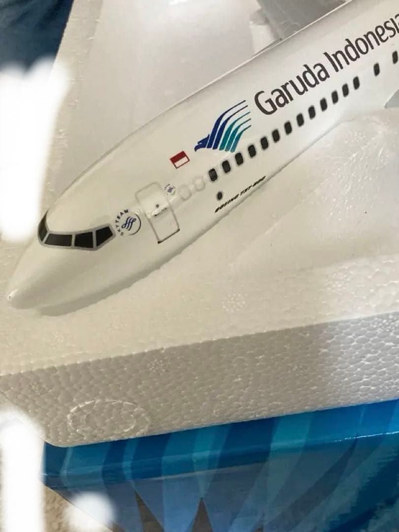 ガルーダ　インドネシア 航空機モデル 1/100スケール B737-800NG