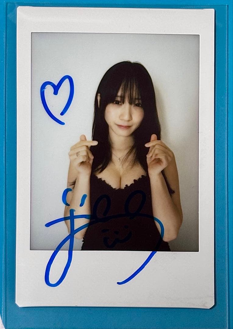 伊織もえ　直筆サイン入りチェキ