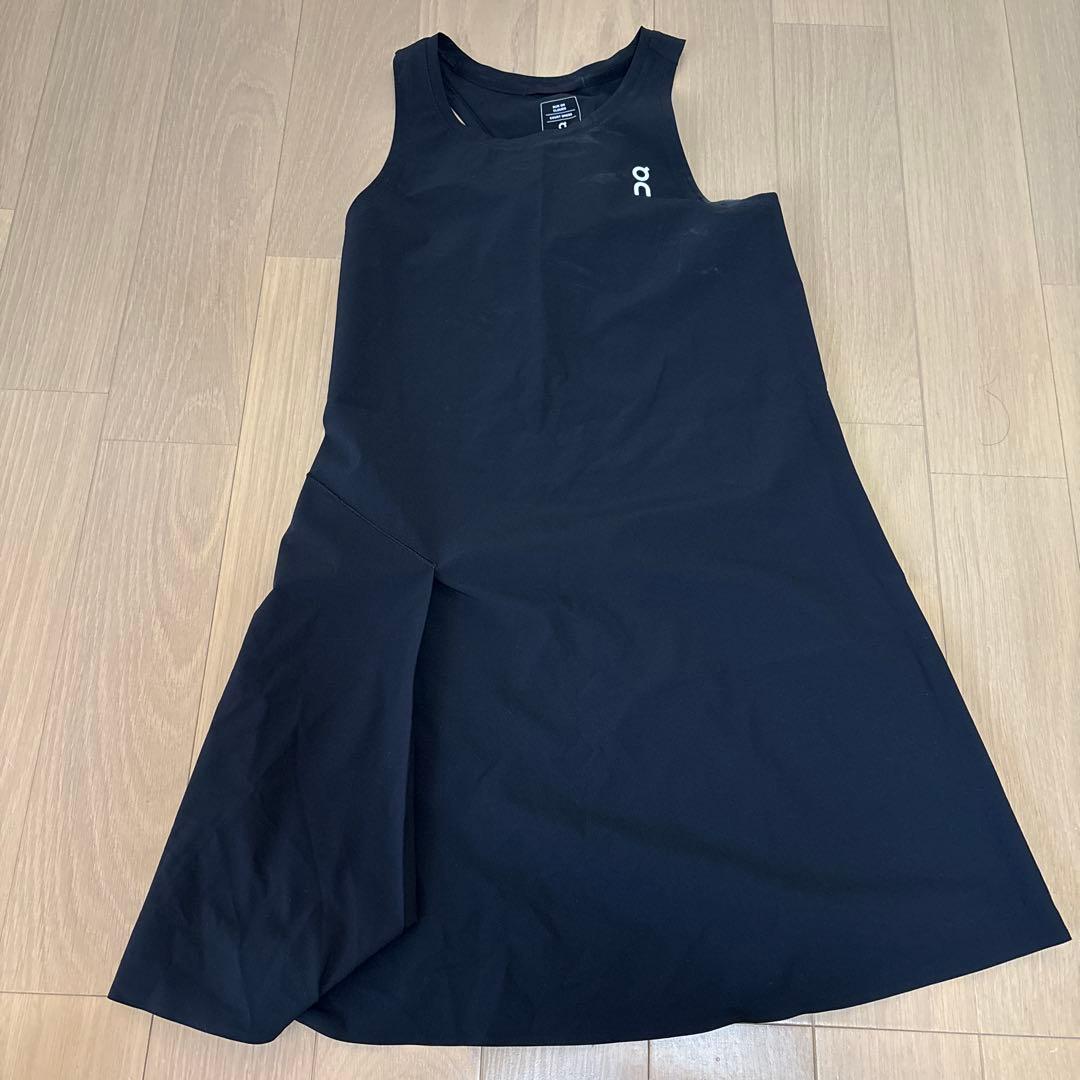 【美品】On テニスワンピース　XS ブラック