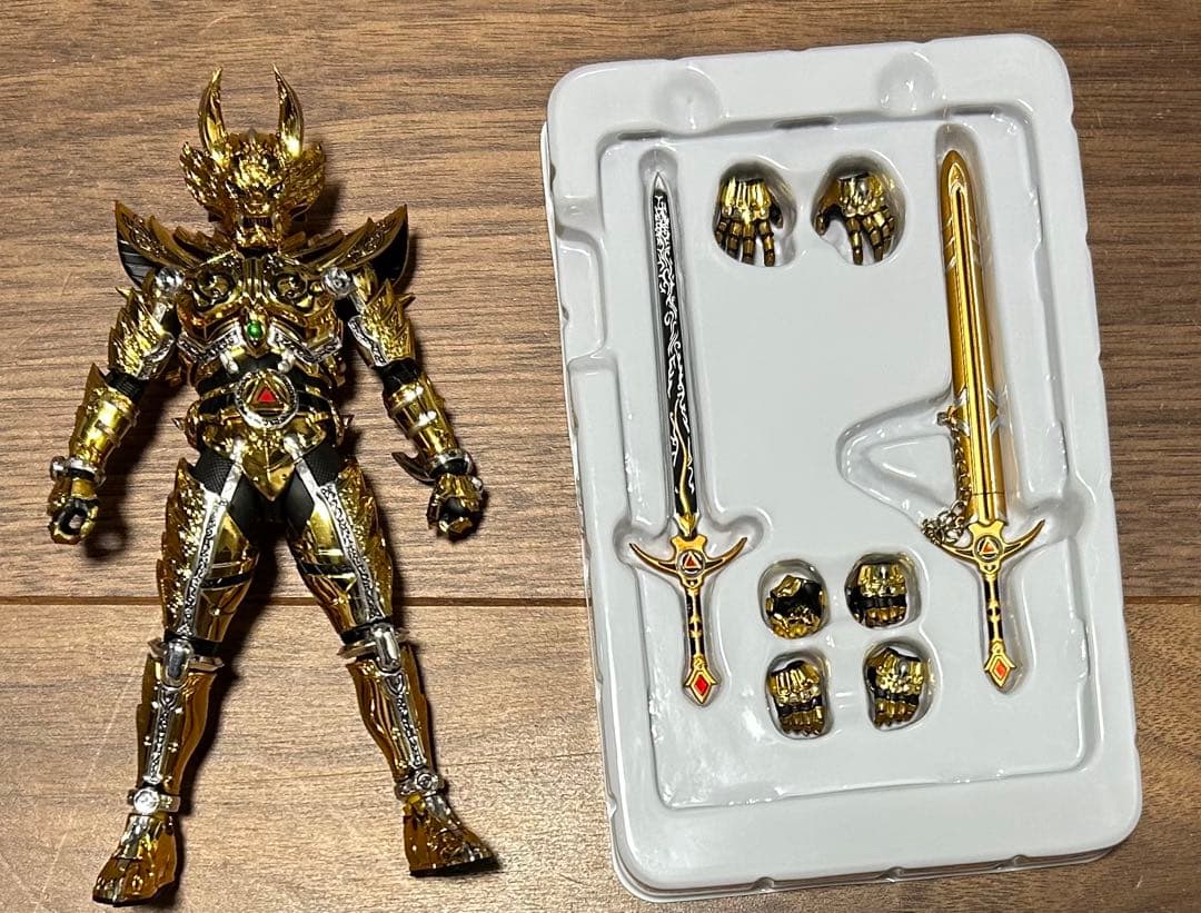 S.H.Figuarts (真骨彫製法) 黄金騎士牙狼　 (冴島鋼牙)