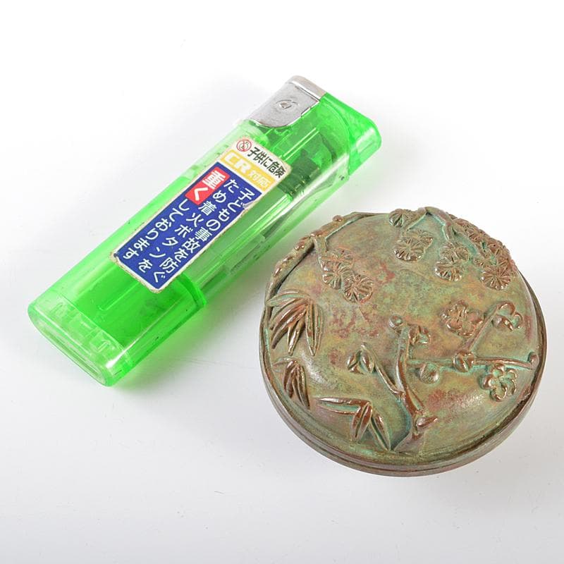 高岡銅器　須賀月芳作　蝋型鋳銅　松竹梅　香合　共箱　V　R6341